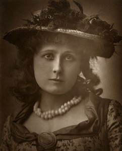 Britská herečka Helen Forsyth v Sophii, 1886