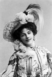 Ada Reeve 1873-1966, anglická herečka, 1903.