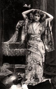 Phyllis Dare 1890-1975, anglická herečka, 1906. od Bassano Studio