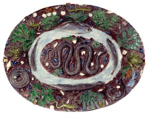 Fajánsový pokrm s hady a batraciany. Průměr 0,52 m 16. stol. Realizoval Bernard Palissy (1510-1589) Sevres. Národní muzeum keramiky