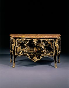 Commode, cca 1745 (japonský lak namontovaný na ormolu a ebonizované dřevo)