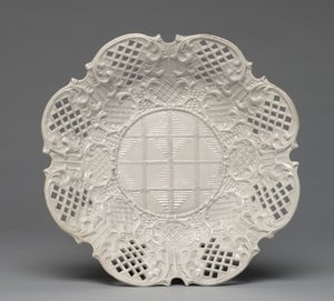 Talíř, vyrobený Staffordshire Factory, Anglie, kolem roku 1760 od British School