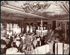 Jídelna v hotelu Savoy, cca 1895-96 (stříbrný želatinový tisk) od Byron Company