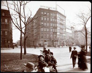 The Union Square Hotel na Union Square East a 15th Street, New York, 1905 (stříbrný želatinový tisk)