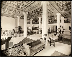 Vchod a lobby hotelu Robert Treat, Newark, New Jersey, 1916 (stříbrný želatinový tisk) od Byron Company