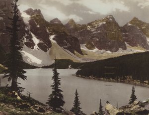 Moraine Lake a Valley of Ten Peaks (barevné foto)