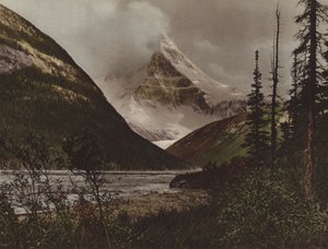 Mount Columbia (barevná fotografie)