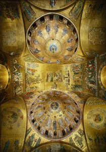 Byzantská architektura: pohled na kupole s mozaikami na zlatém pozadí (románský a byzantský styl) ilustrující Pentecote (1250-1300) a Nanebevstoupení Páně (počátek 13. století). Basilica San Marco (Basilica of San Marco) Benátky od Byzantine