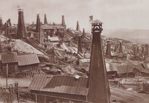 Ropné vrty v Bustenari, Rumunsko (č/b foto)