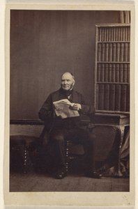 [Neznámý muž sedí a drží noviny] od Camille Silvy
