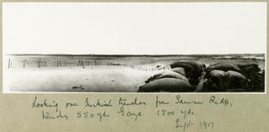 Pohled přes turecké zákopy ze Samson Ridge, září 1917 od Capt. Arthur Rhodes