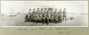 Důstojníci a poddůstojníci v N.Z.M.A.A., říjen 1917 od Capt. Arthur Rhodes