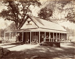 Cosmopolitan Saloon, ca. 1872, vytištěno ca. 1876. od Carleton Emmons Watkins