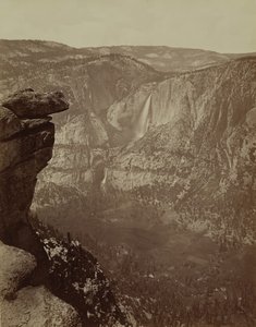 Yosemitské vodopády z Glacier Point, 1865-66, vytištěno ca. 1875. od Carleton Emmons Watkins