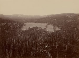 Přehrady a jezero, Nevada County, Distant View od Carleton Watkins