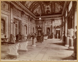 Řím - Villa Borghese - přízemní muzejní sál