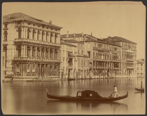Paláce Rezzonico, Giustiniani a Foscari podél Velkého kanálu