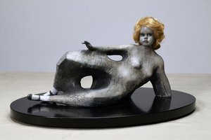 Severní krajina, 2014 (patinovaný bronz, syntetická paruka)