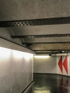 Kompozice - Metro, 2019 (foto) od Cécile Jamet