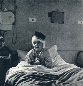 Malé dítě, které lehce dýchá a cítí svůj život v každé končetině, co by mělo vědět od Cecil Beaton