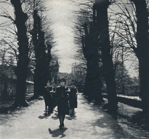Kostelní průvod, 1941 od Cecil Beaton