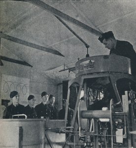 Instrukce pro letecké střelce, 1941 od Cecil Beaton