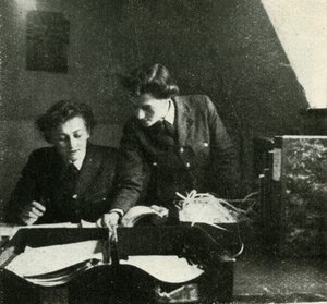 On Signals Duty, c1943. od Cecil Beaton