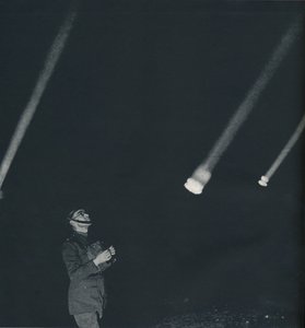 Válka..., 1941 od Cecil Beaton