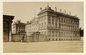Aničkov palác v Petrohradě, Bergamasco, Charles (Karl) (1830-1896). Foto albuminu od Charles Bergamasco