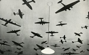 Siluety vojenských letadel...na výcvikové škole RAF během druhé světové války, 1941.