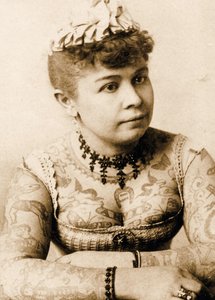 Portrét tetované dámy Annie Howardové, kolem roku 1898 (kabinetní foto)