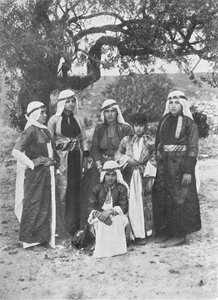 Skupina Druse Ladies, c1913 od Charles J. S. Makin