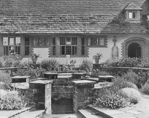 Dipping Well od Charles Latham