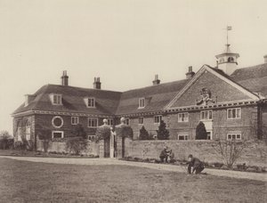 Azylový dům Lucas, Wokingham od Charles Latham