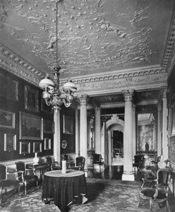 The Velvet Room (černobílá fotografie) od Charles Latham