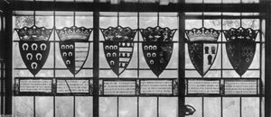 Okna v hale (levá strana) od Charles Latham