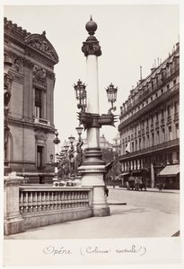 Opéra (Rostrální sloup) od Charles Marville