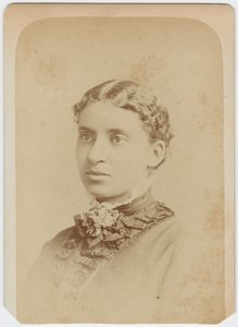 Carte de vision nebo Lottie Grimke, kolem roku 1870 od Charles Milton Bell