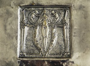 Basreliéf, detail výzdoby krbu, ložnice, Charles Rennie Mackintosh, Velká Británie, 20. století od Charles Rennie Mackintosh