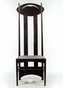 Židle s vysokým opěradlem, kolem roku 1897 (tmavě mořený dub se sedákem a děrovanými oválnými zábradlími)