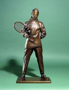 Bronzová postava H.R.H. Princ z Walesu, později Edward VIII., oblečený pro tenis, cca 20.–30. léta 20. století
