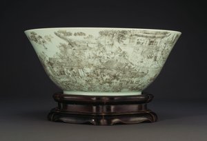 Velká vyřezávaná porcelánová mísa zobrazující souvislou scénu dam v areálu paláce, 1796-1820 od Chinese School
