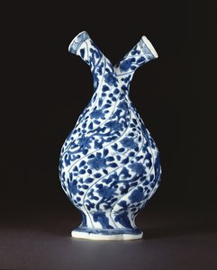 Modrá a bílá dvojitá láhev v evropské skleněné formě, období Kangxi (1662-1722) (porcelán)