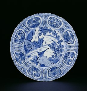 Modrobílý kraakový talíř malovaný ptáky v krajině, značka Egret, Wanli, 1595-1605 (porcelán) (viz 205991)