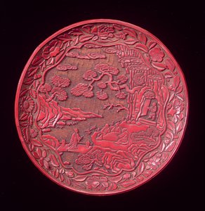 Carved Cinnabar Dish, pozdní Yuan až raná dynastie Ming (lakované dřevo) (viz také 272178)