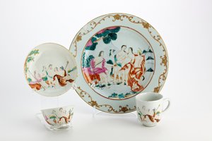 Talíř, čajová mísa, šálek a podšálek zdobený vyobrazením soudu v Paříži (porcelán)