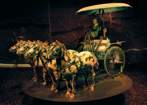 Quadriga, dynastie Qin, 221-206 př.nl (bronzová socha) od Chinese School