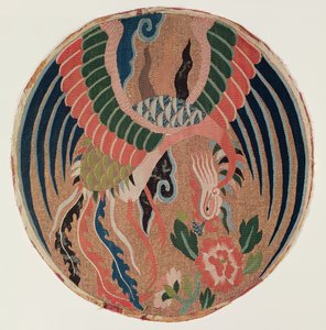 Rondel s feng-huangem a stromovou pivoňkou (gobelín, hedvábí a balené zlato) od Chinese School