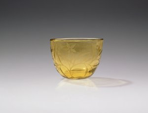 Pohár na víno, období Yongzheng, 1723-35 (žlutá sklenice)