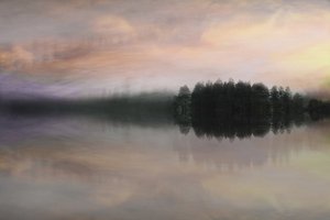 Zamlžené jezero na obzoru od Christina Sillen